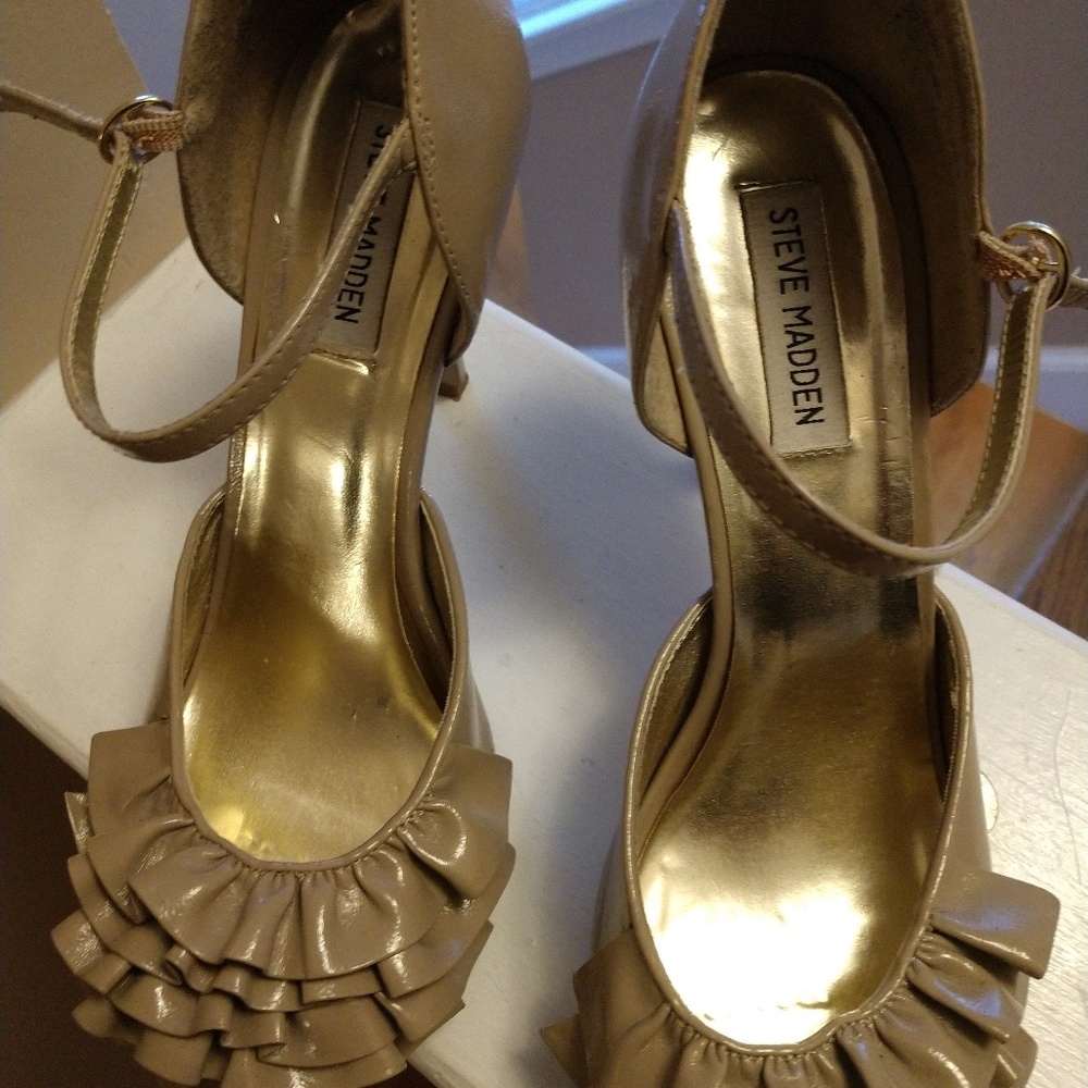 Shoes - Picture 4 of 4